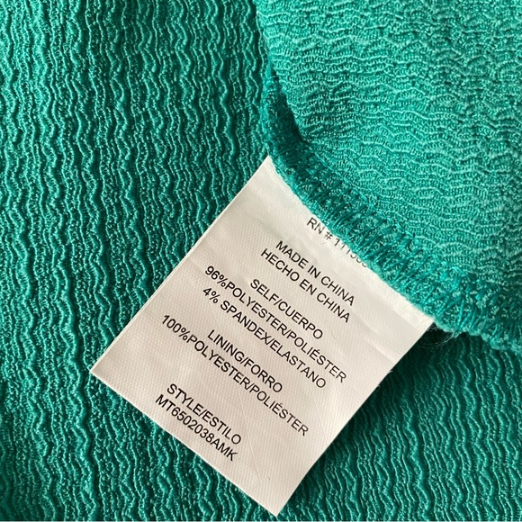 Green Padded Camisole Peplum Top - Picture 5 of 9